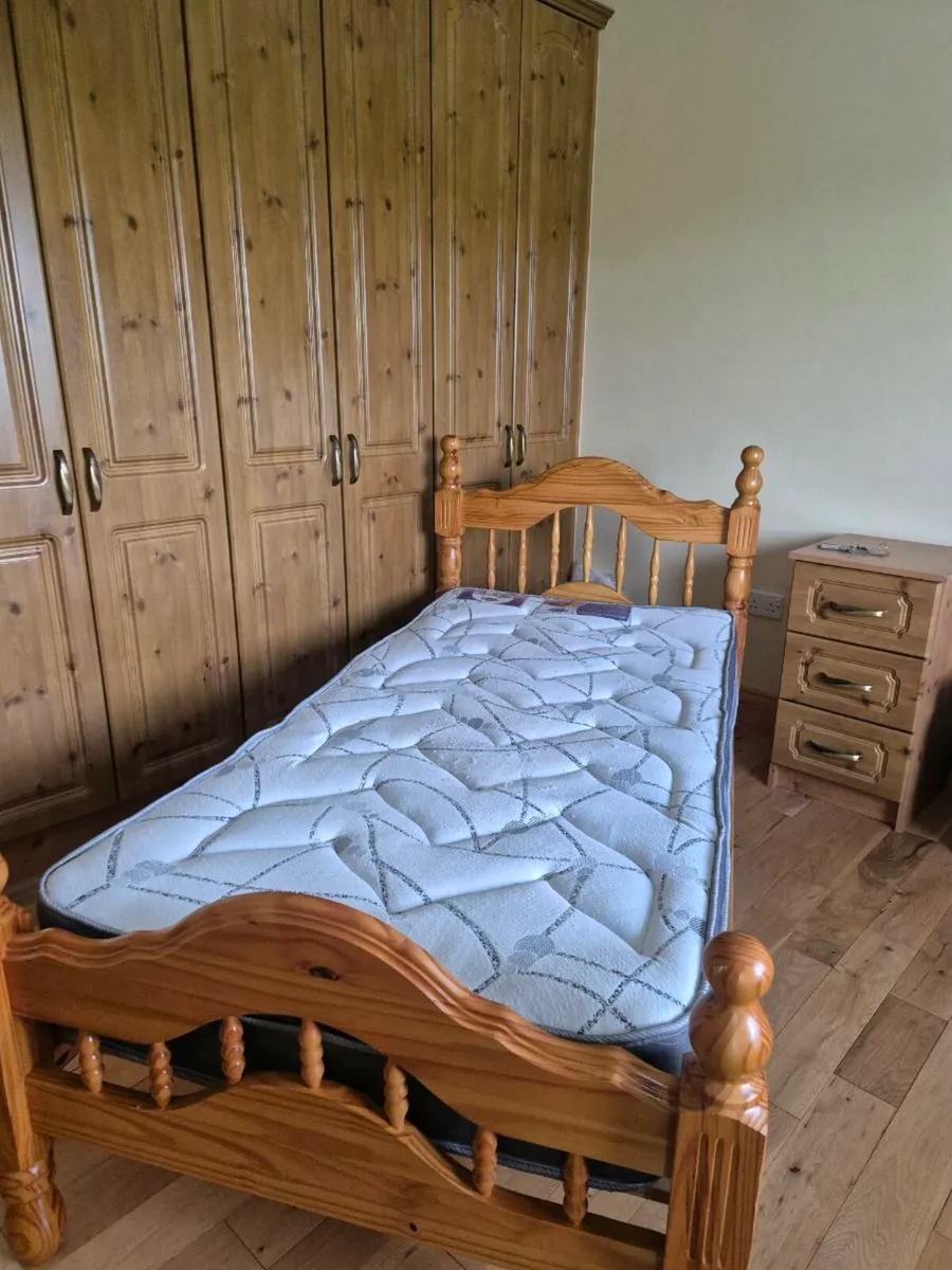 Single beds and mattresses
