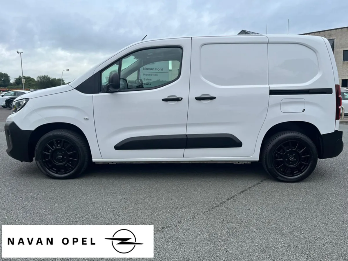 Opel Combo Komfort SWB 1.5 TD 100Ps - Image 4