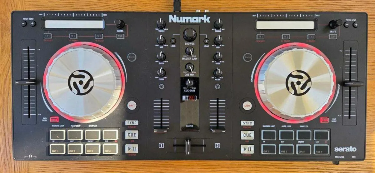 Numark Mixtrack Pro 3 - Image 1