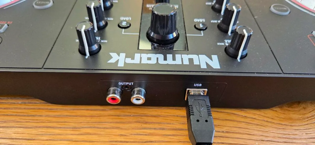 Numark Mixtrack Pro 3 - Image 2