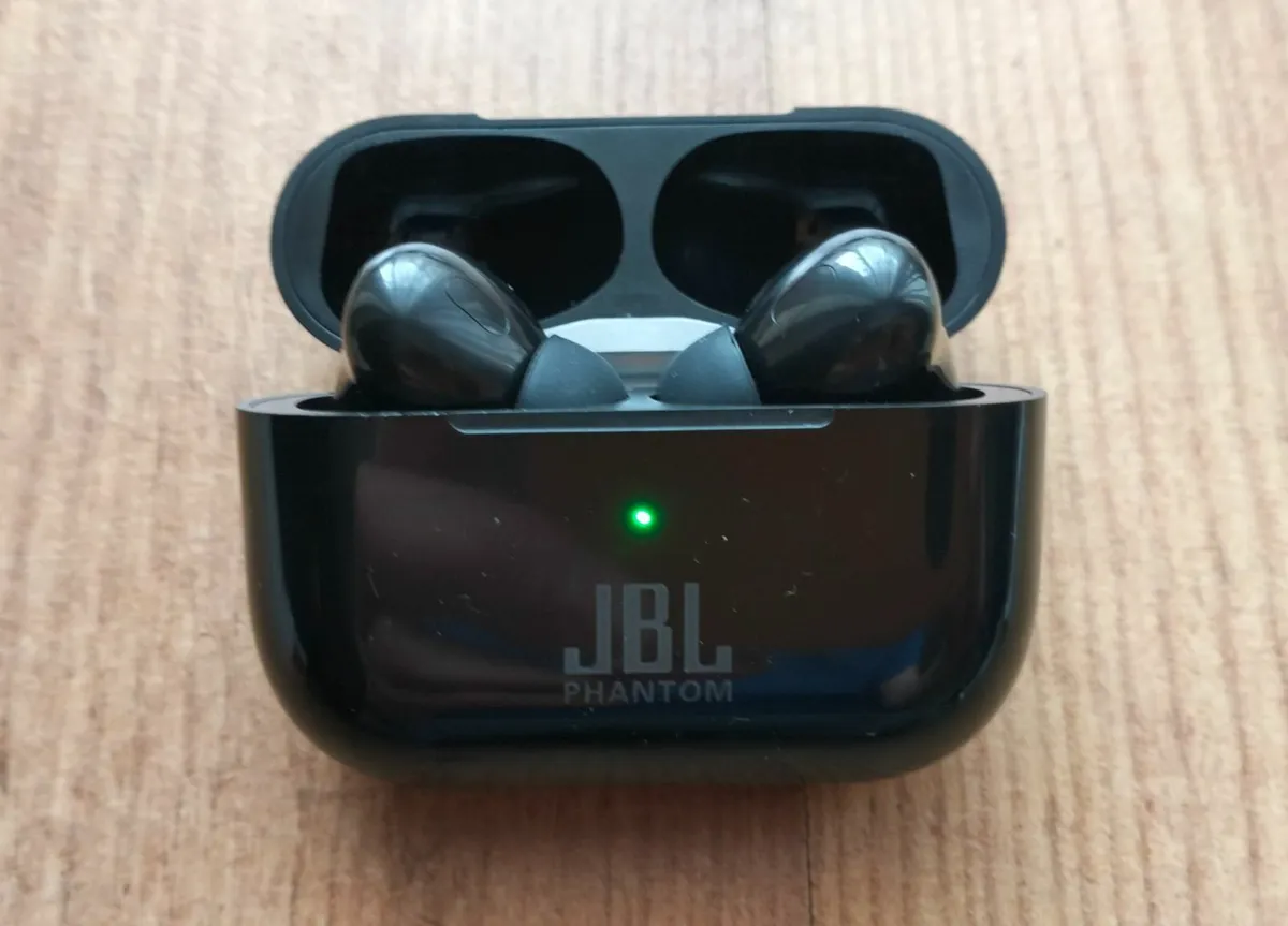 Bluetooth Earbuds New - Image 1