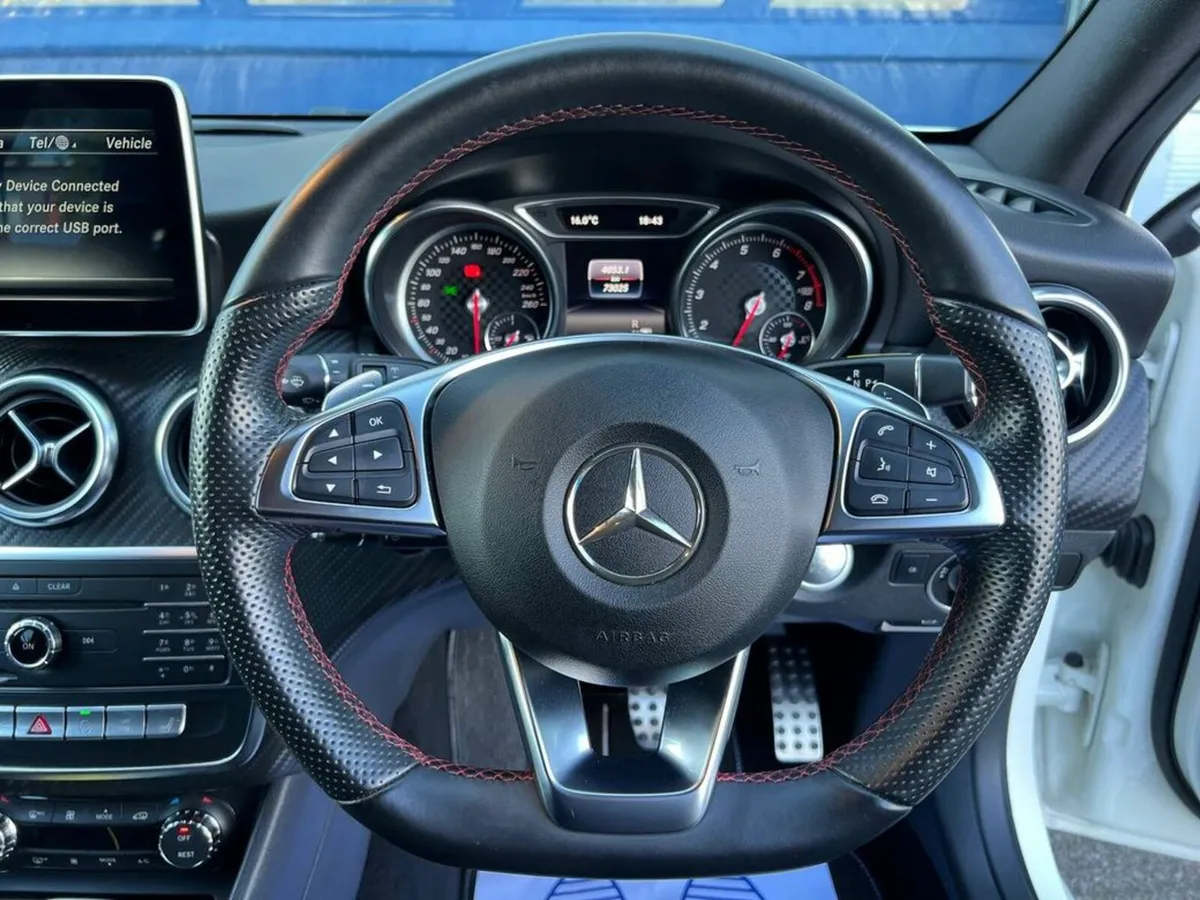 Mercedes-Benz A-Class A180 AMG-LINE 1.6 AUTO // FU - Image 4