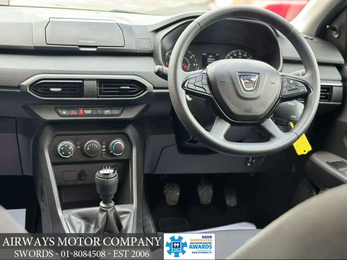 Dacia Sandero ESSENTIAL SCE 65 1.0 4DR - Image 3