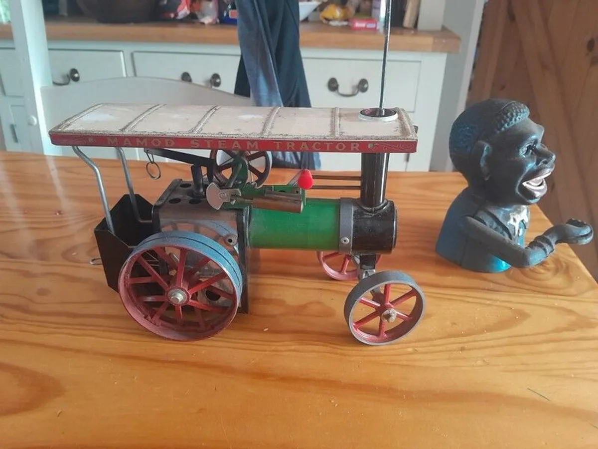 Collection of old toys - Image 1
