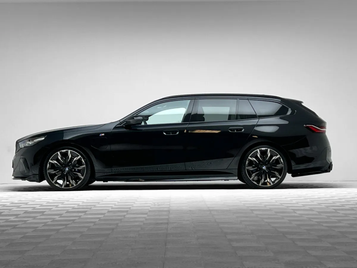 BMW 5-Series 530E M SPORT - Image 4