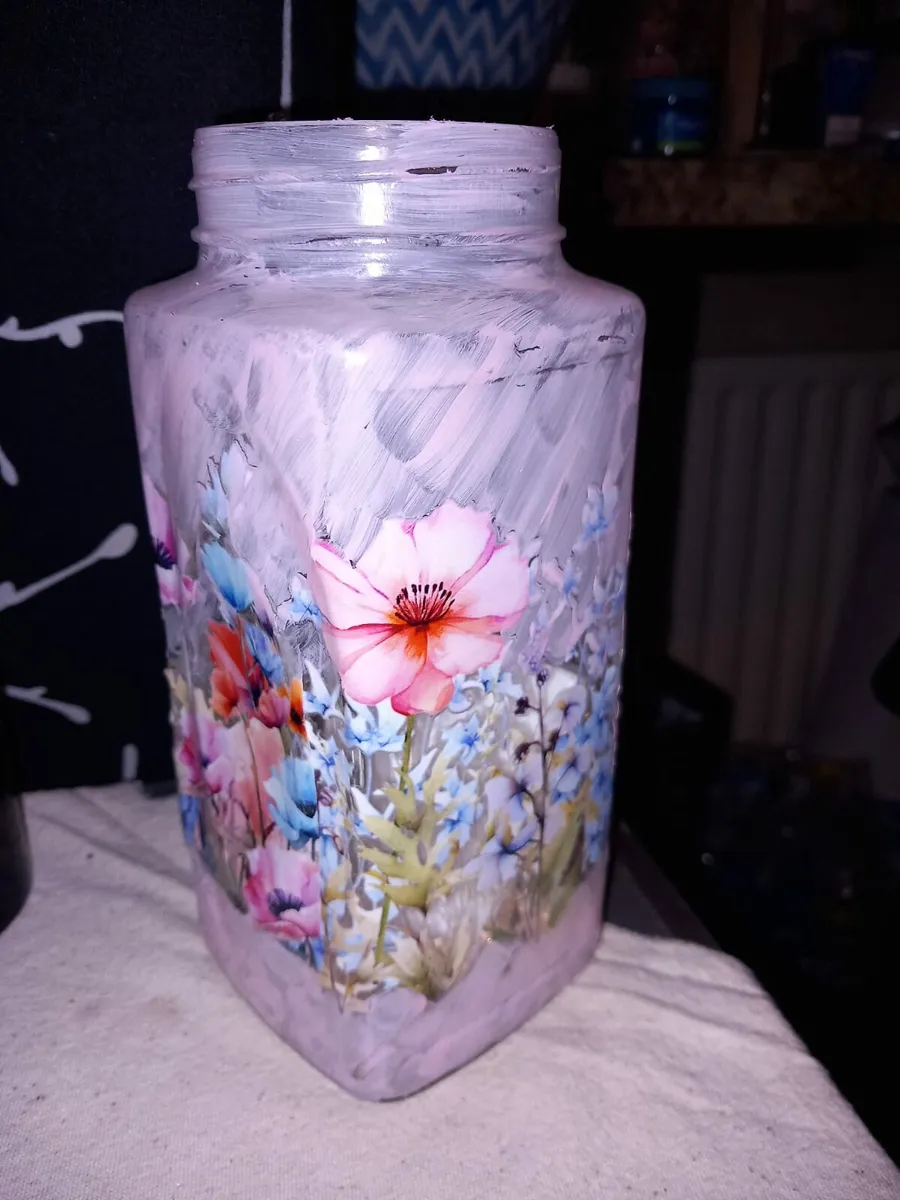 decorative glass lanterns with nature motifs - Image 3