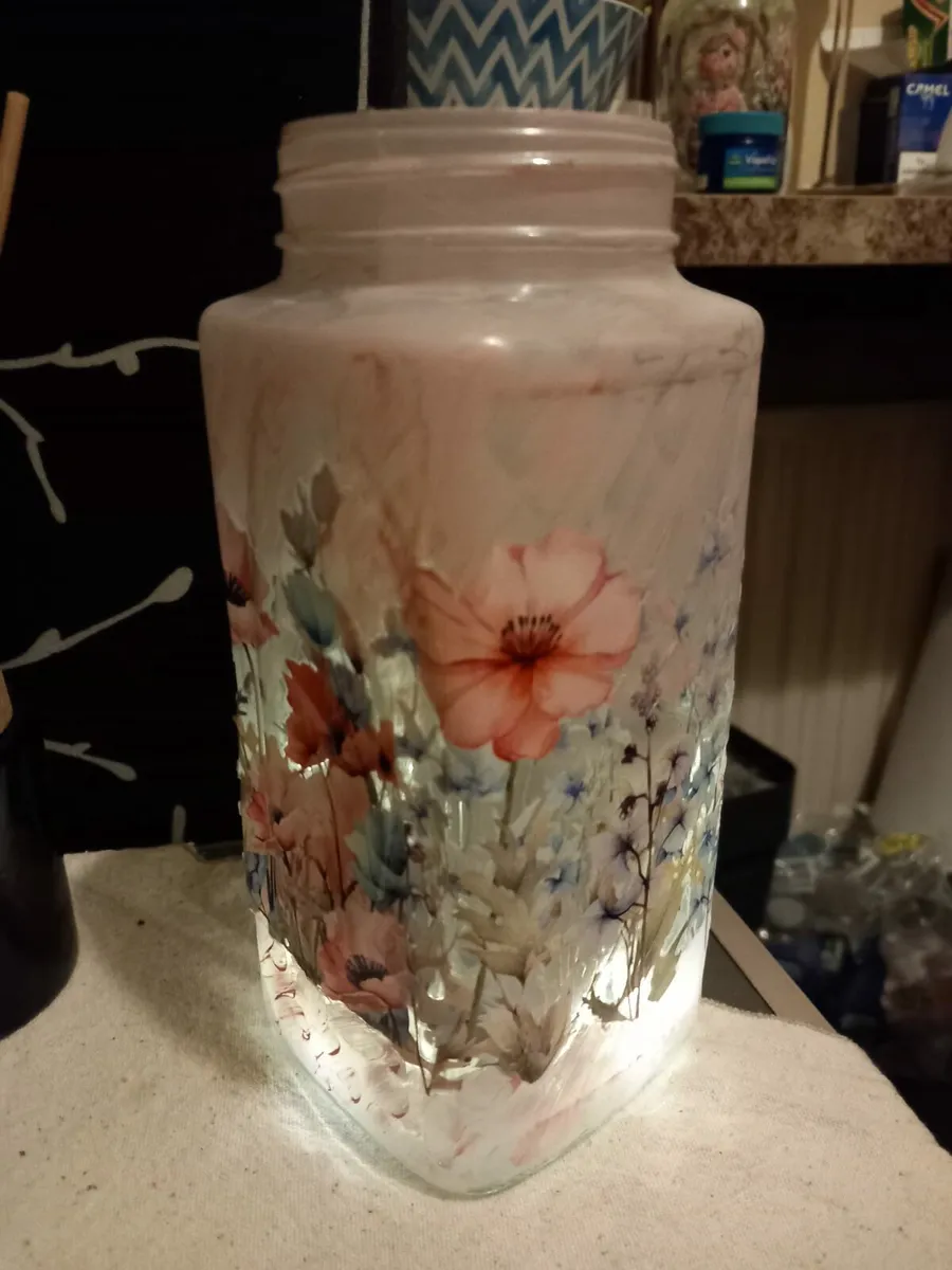 decorative glass lanterns with nature motifs - Image 4