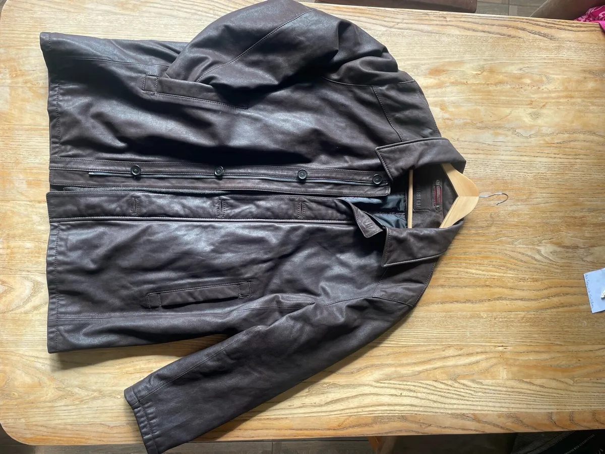 Men’s 3/4 length leather jacket - Image 1