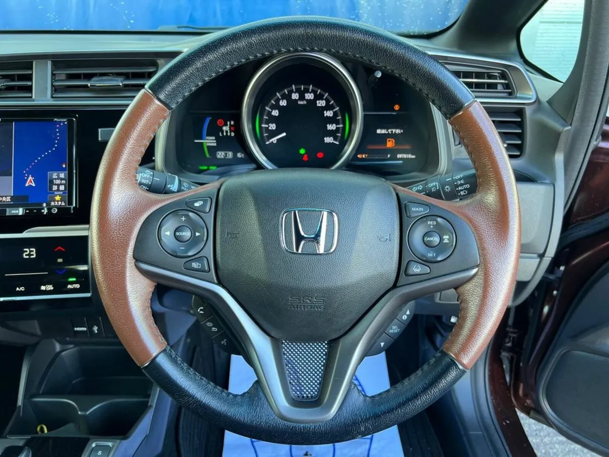 Honda Fit 1.5 HYBRID ** HIGH SPEC ** // LEATHER/AL - Image 4