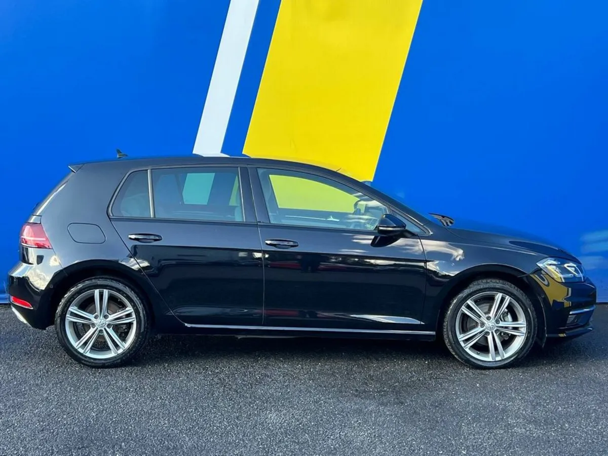 Volkswagen Golf HIGHLINE 2.0 TDI AUTO ** BIG SPEC - Image 2