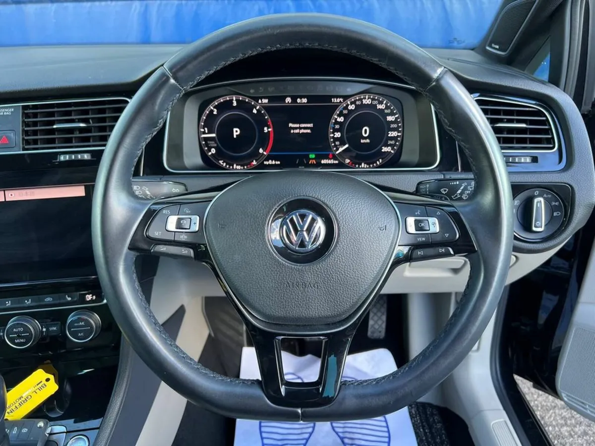Volkswagen Golf HIGHLINE 2.0 TDI AUTO ** BIG SPEC - Image 4