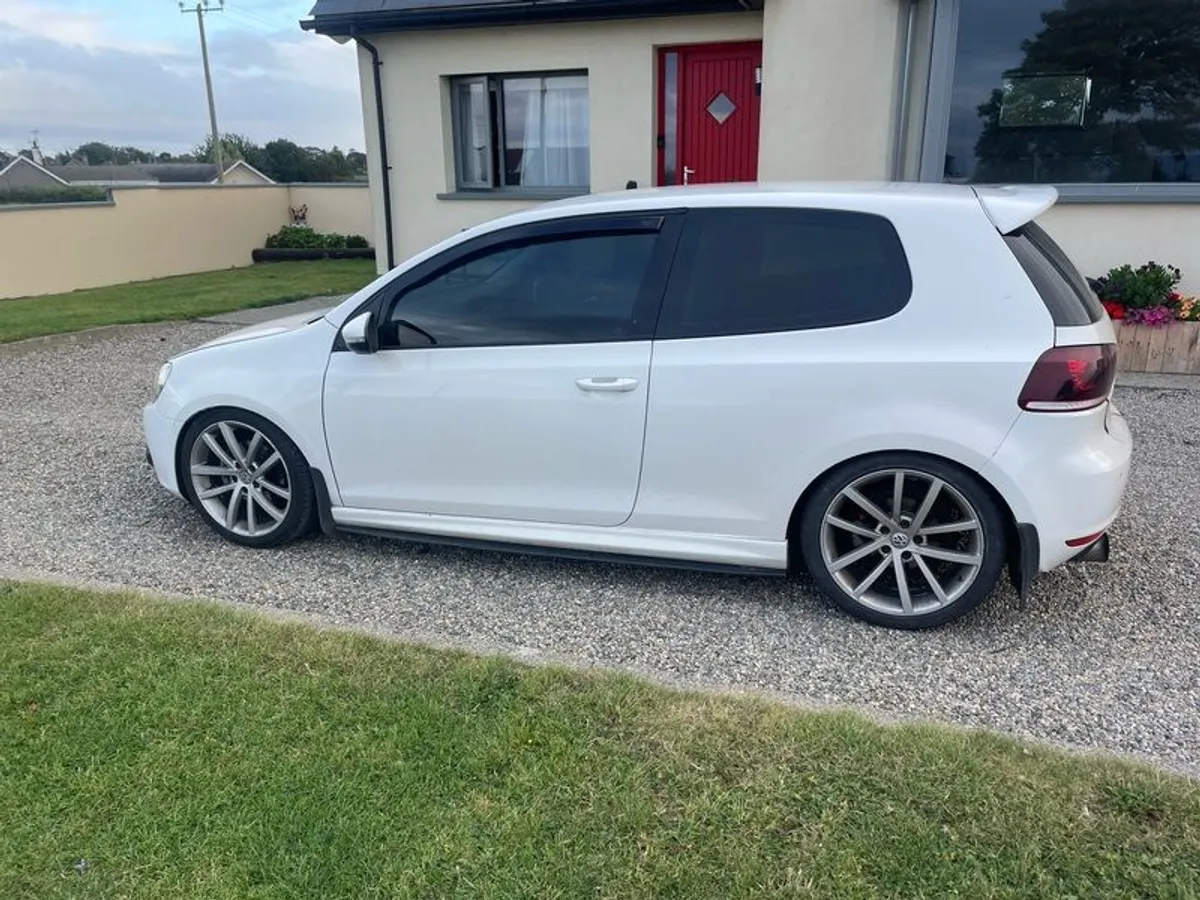 2011 Volkswagen Golf - Image 4