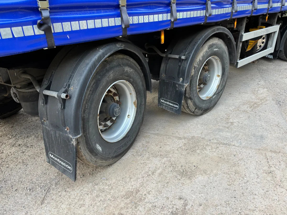 2020 Montracon 10 Meter Urban Curtainsider Moffet - Image 2