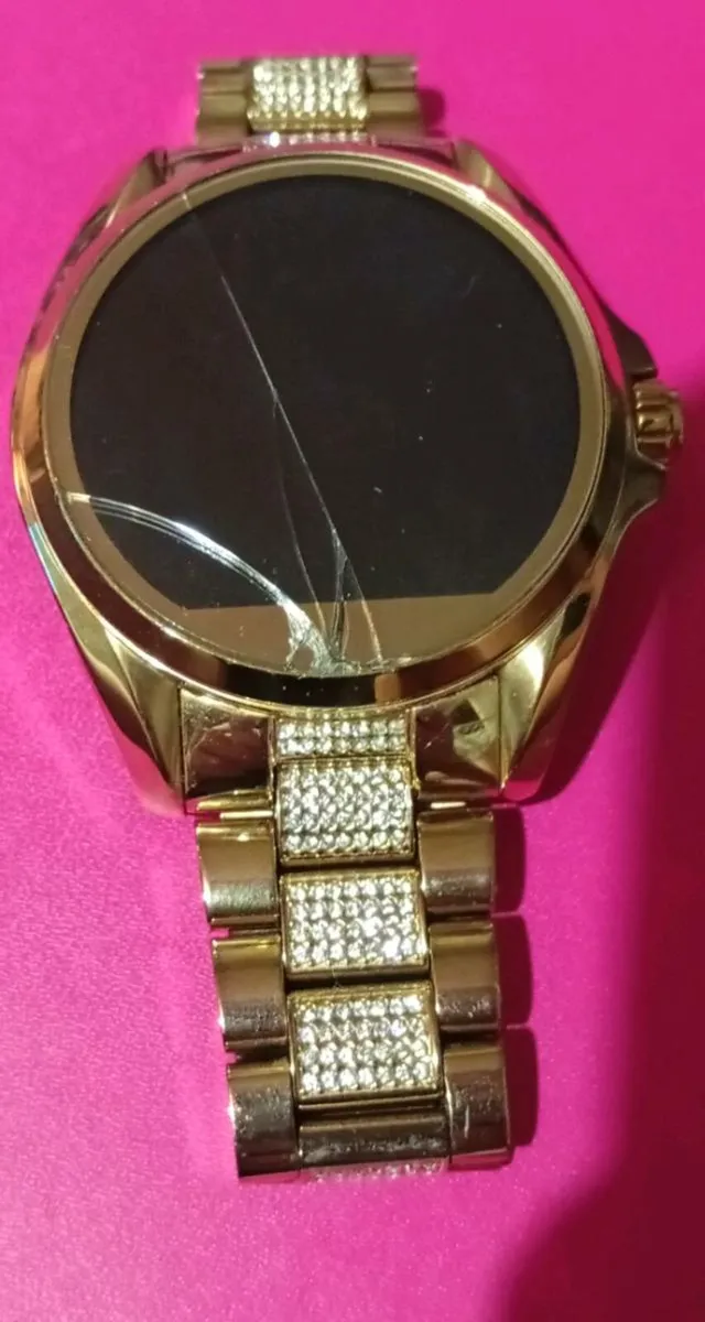 Smart MICHAEL KORS watch (cracked screen) - Image 1