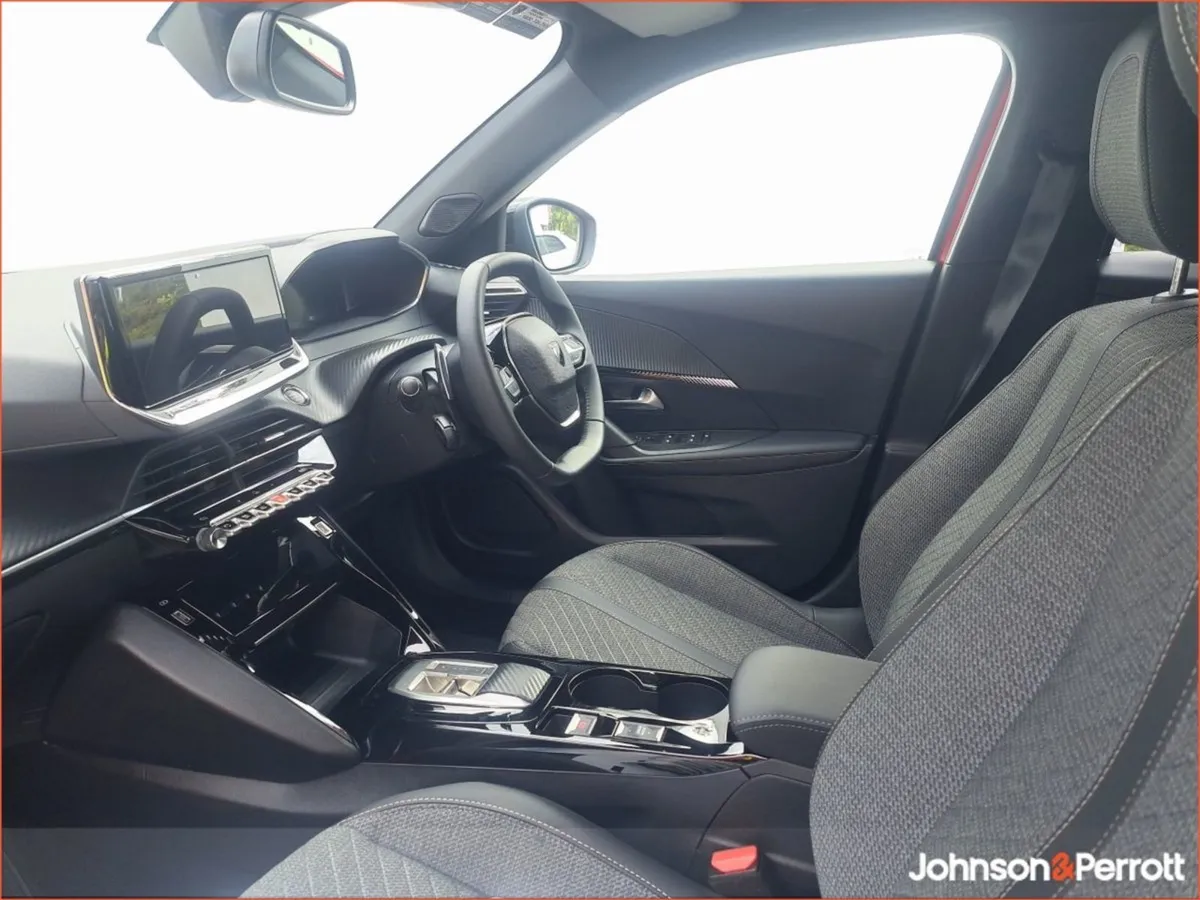Peugeot 2008 1.2 Mhev Puretech 136bhp Allure - Image 4