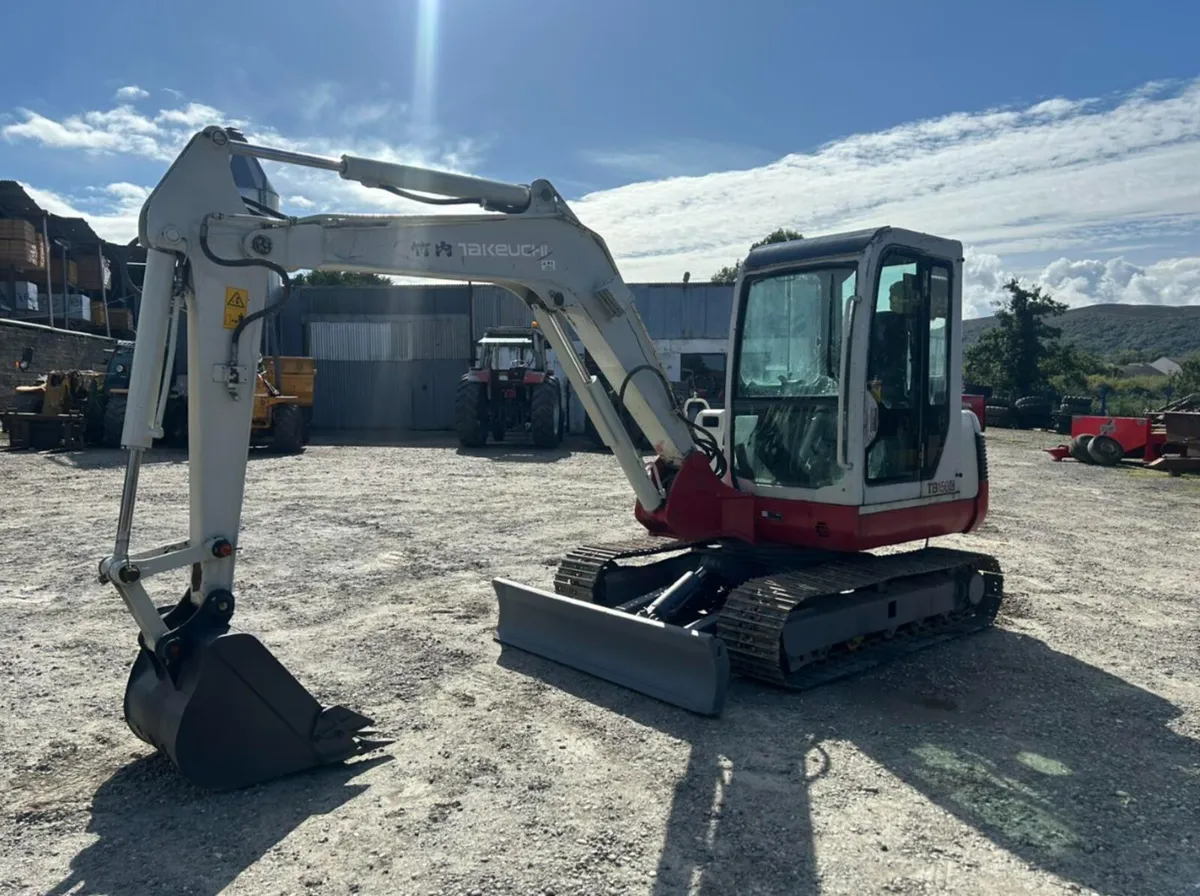 Takeuchi TB150C 5 Tonne Digger - Image 4