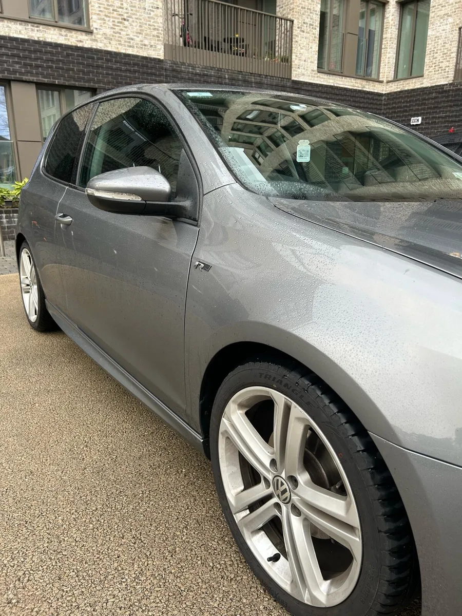 2011 Volkswagen Golf R-Line - Image 4