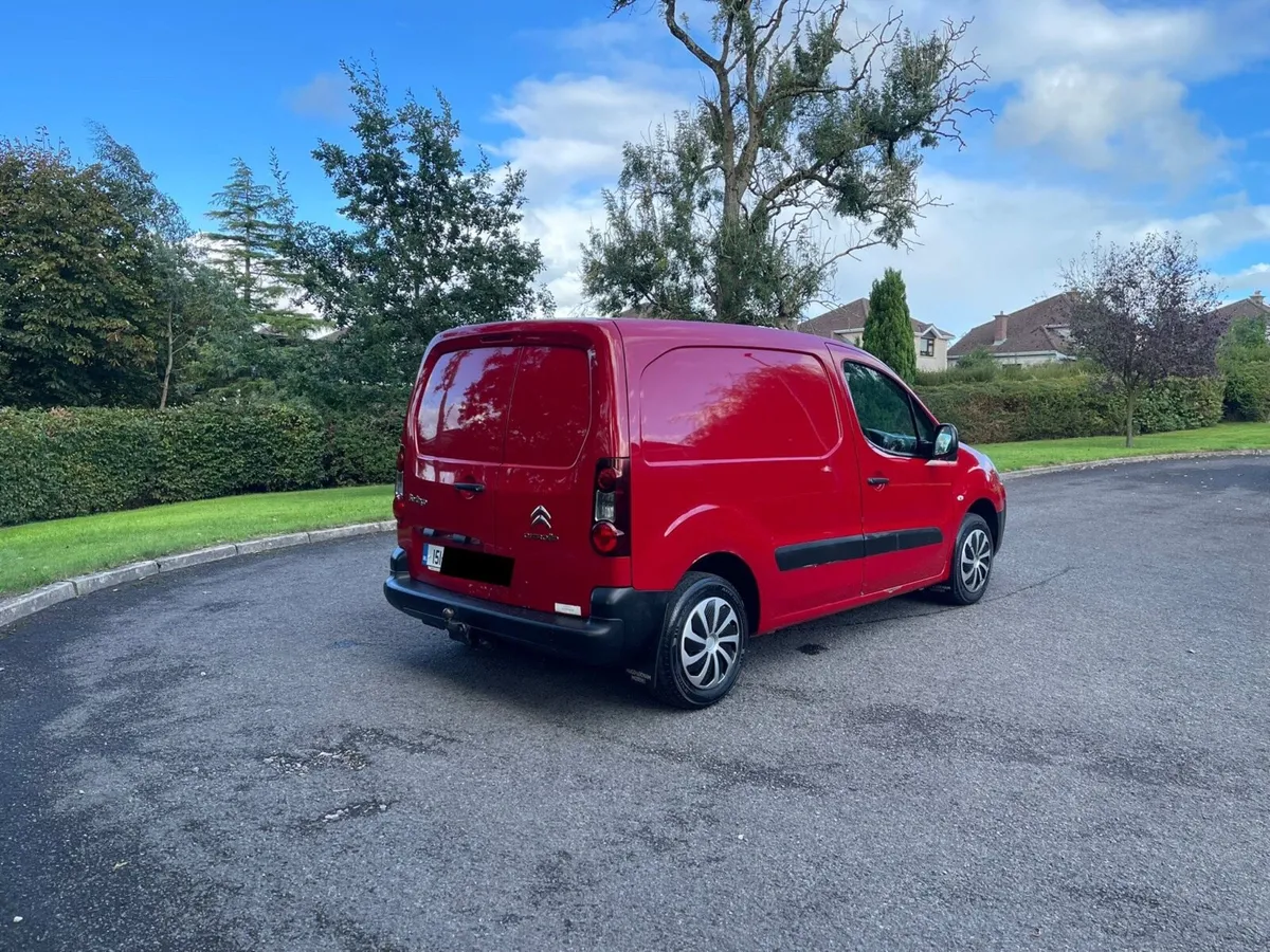 151 citroen berlingo 1.6 hdi 3 seater doe 03/26 - Image 2