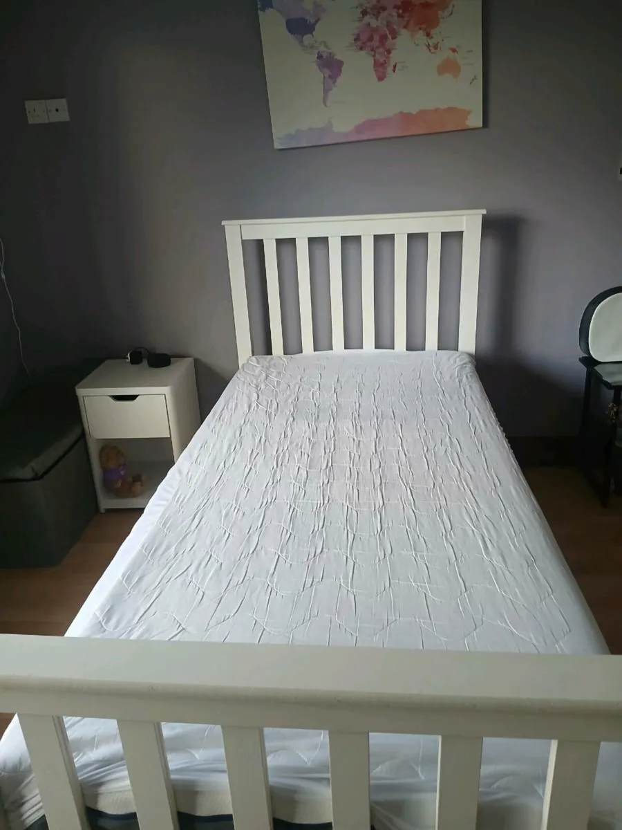 Single bed with emma mattress - Image 1