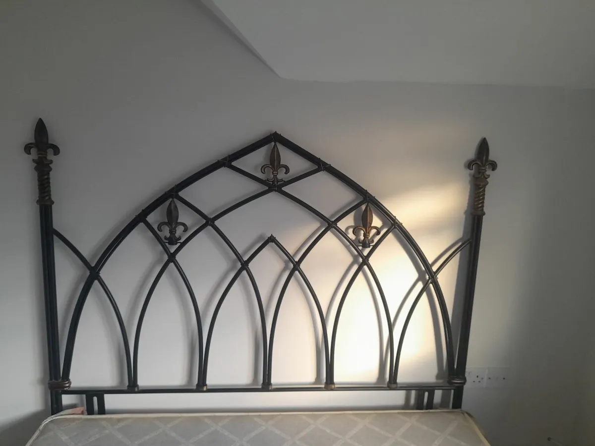 5ft divan bed base with headboard - Image 2