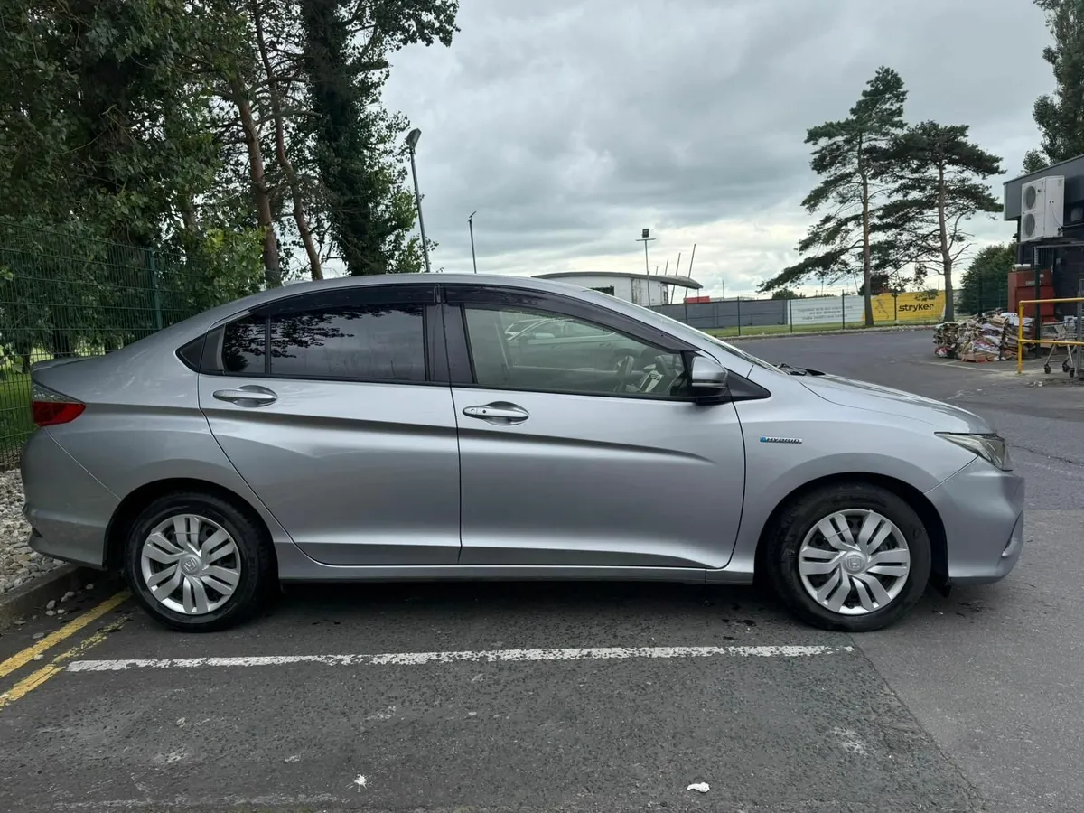 Honda Grace 2018 1.5 Petrol Hybrid New NCT - Image 3