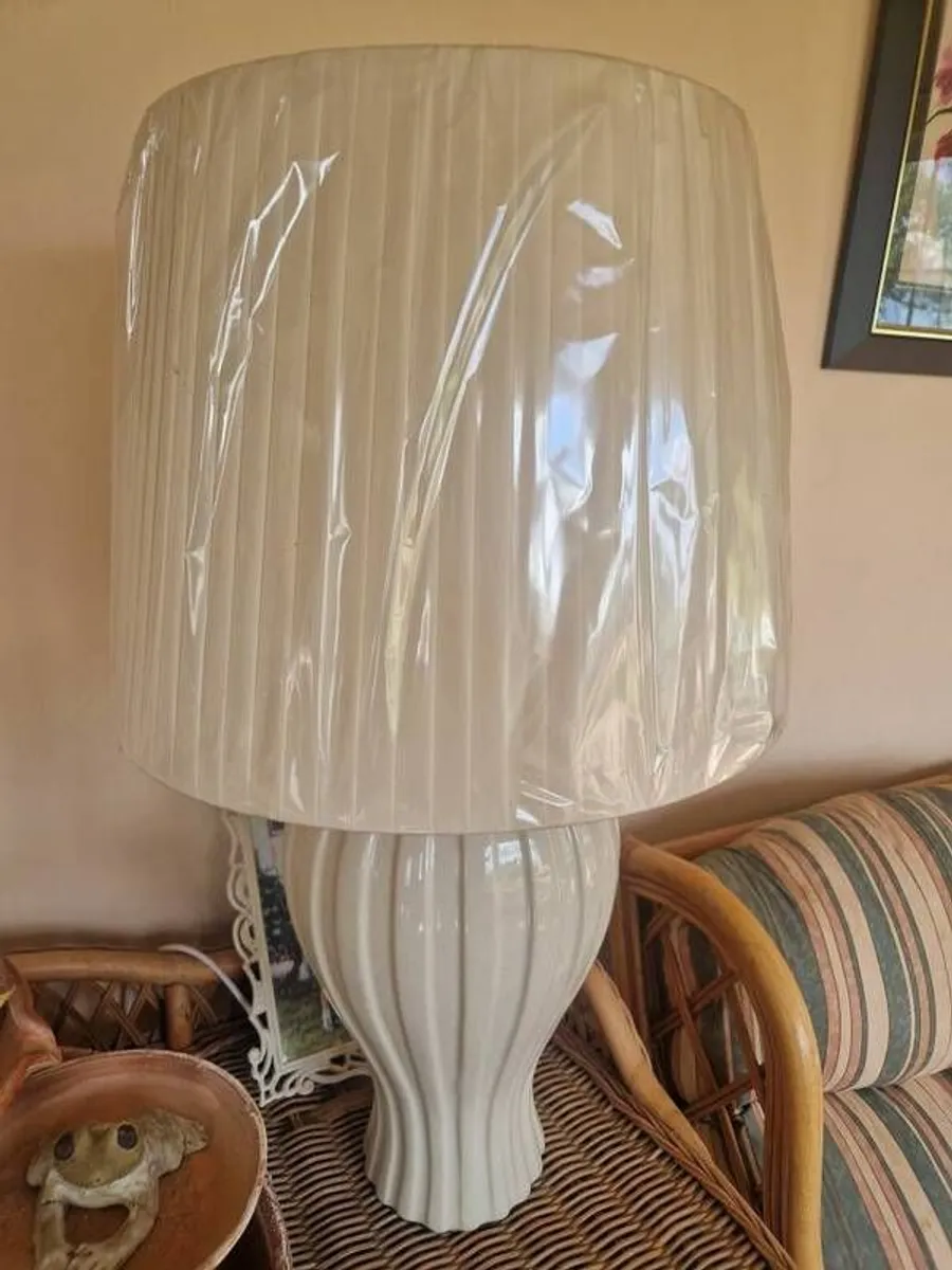 Cream lamp and shade, never used , unwanted gift - Image 2