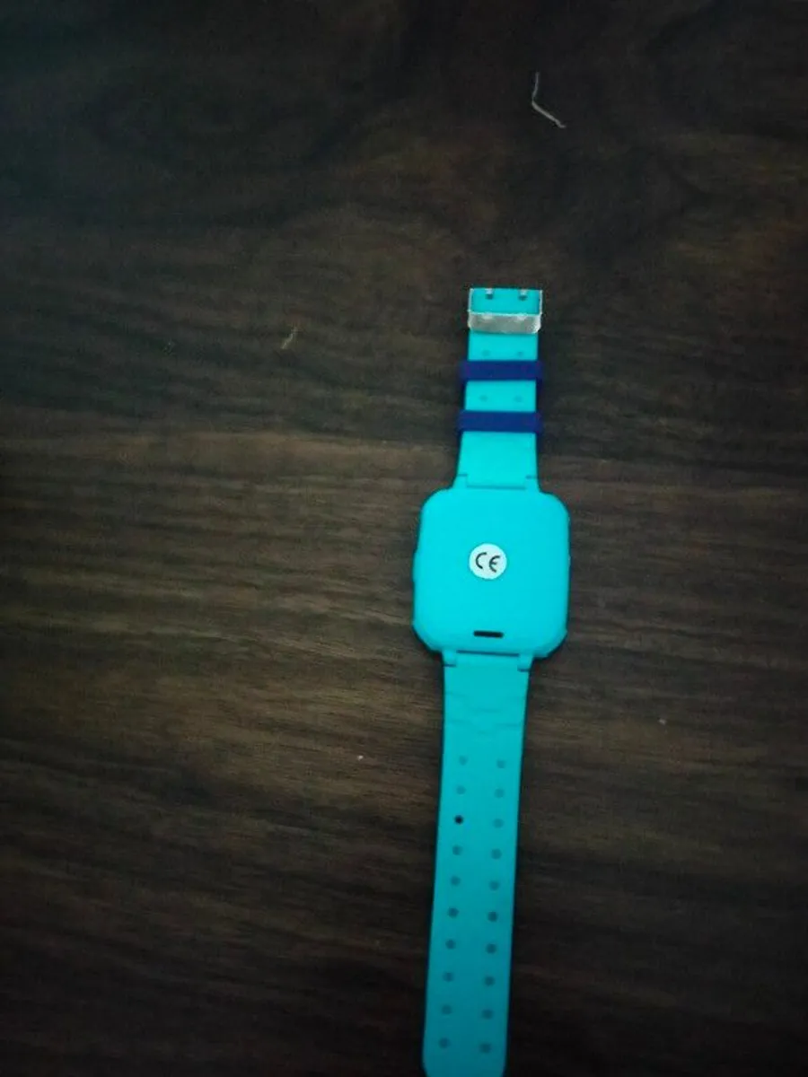 Kids SmartWatch with 16 different games silent mode SIM card insert - Image 2
