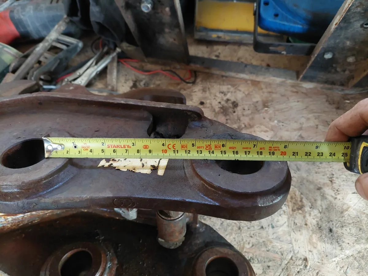 40mm Hydraulic Quick Hitch - Image 3