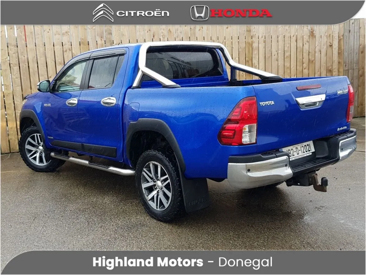 Toyota HiLux Hilux Double CAB SR5 4 DR - Image 3