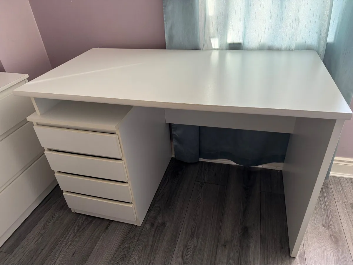Office desk - Image 2