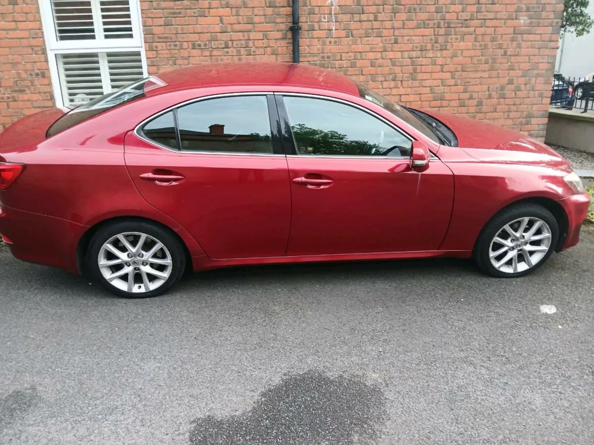 LEXUS IS220D - Image 1