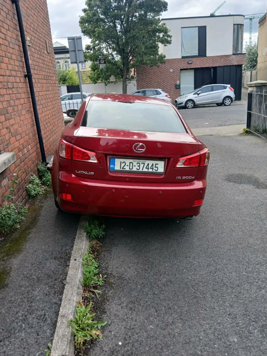 LEXUS IS220D - Image 3
