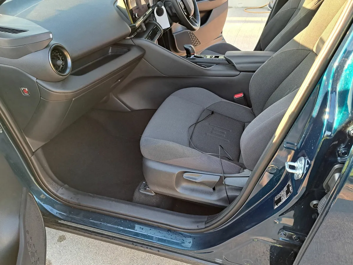 Toyota C-HR 2024 - Image 3