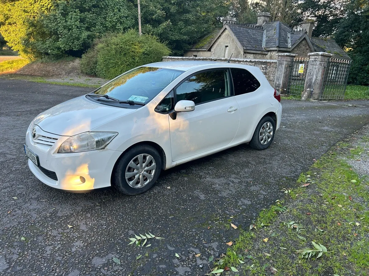 Toyota Auris 2012 - Image 3