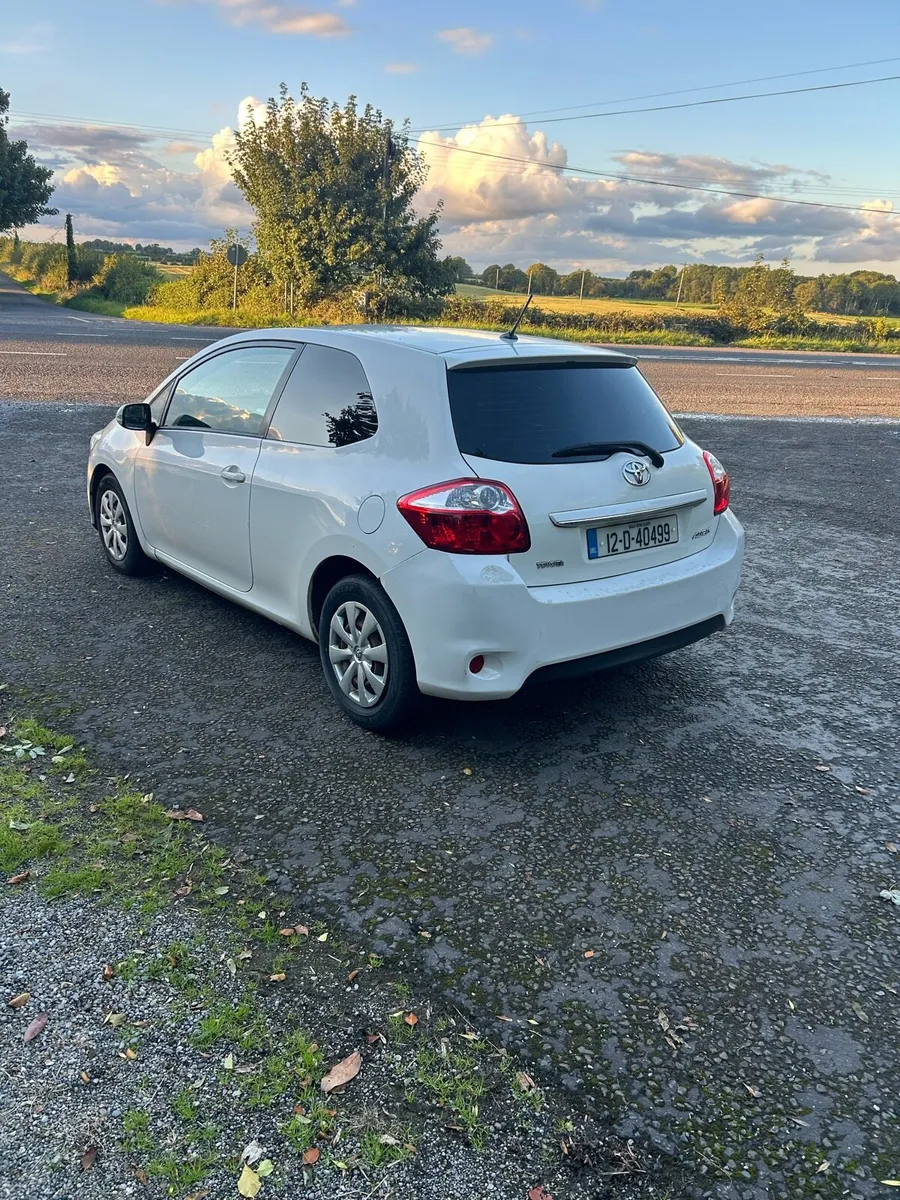 Toyota Auris 2012 - Image 4