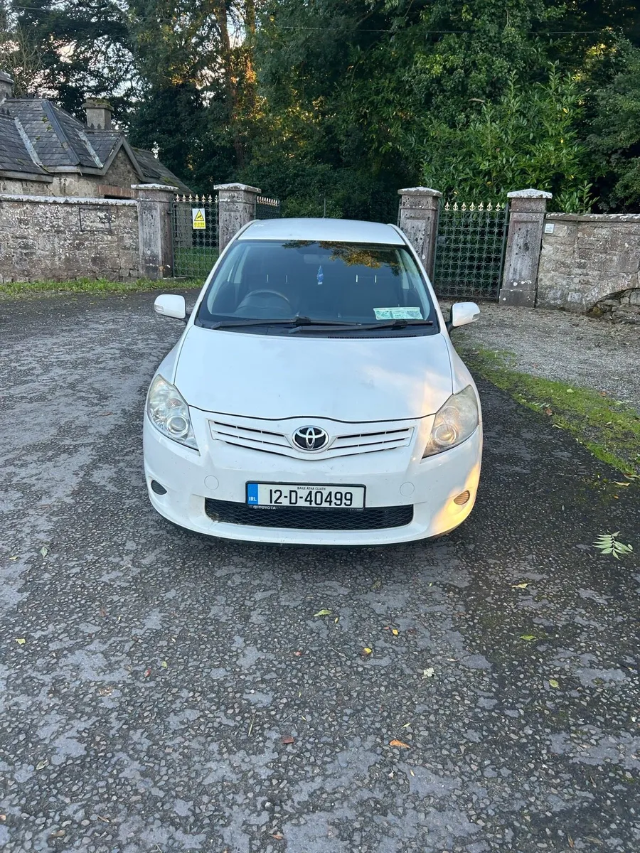 Toyota Auris 2012 - Image 1