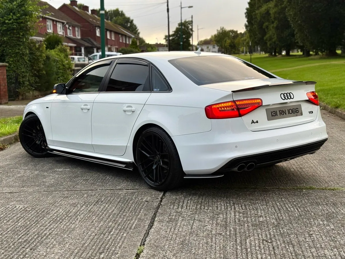 13 Audi A4 Black EDT Mint Condition - Image 3