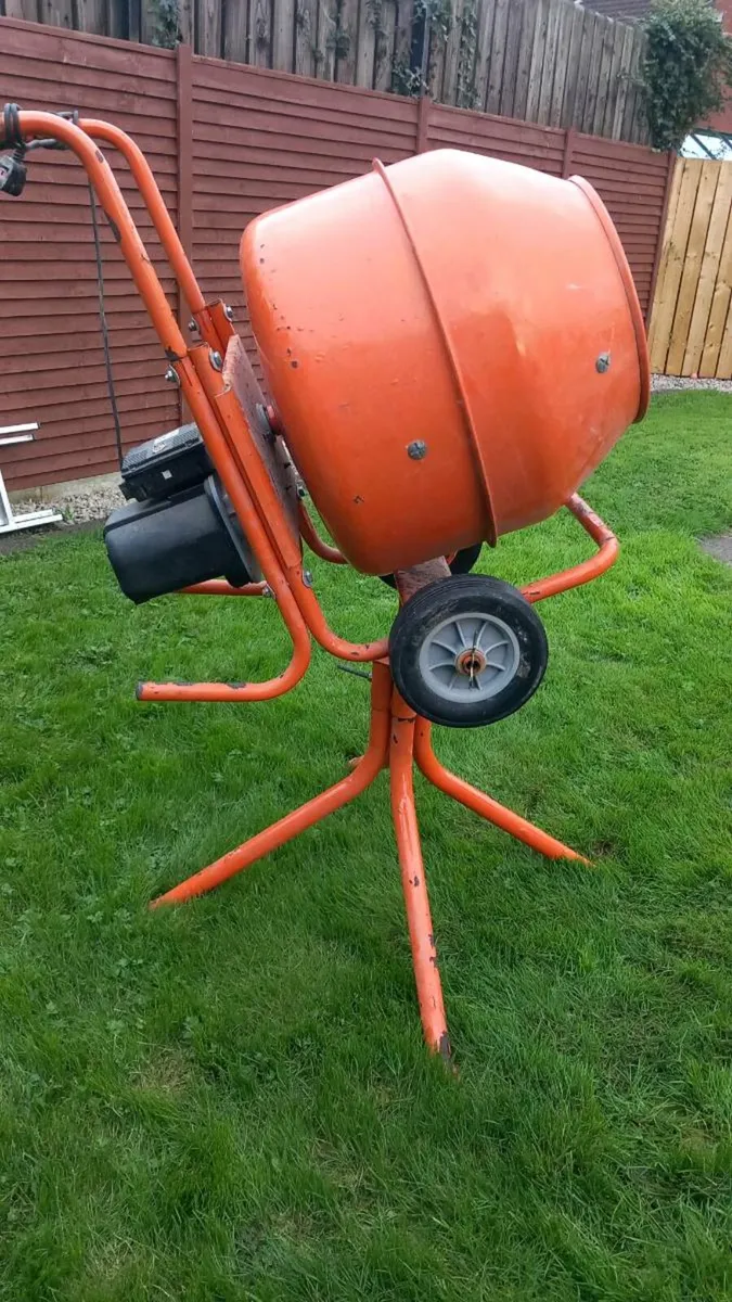 Electric cement mixer - Image 1