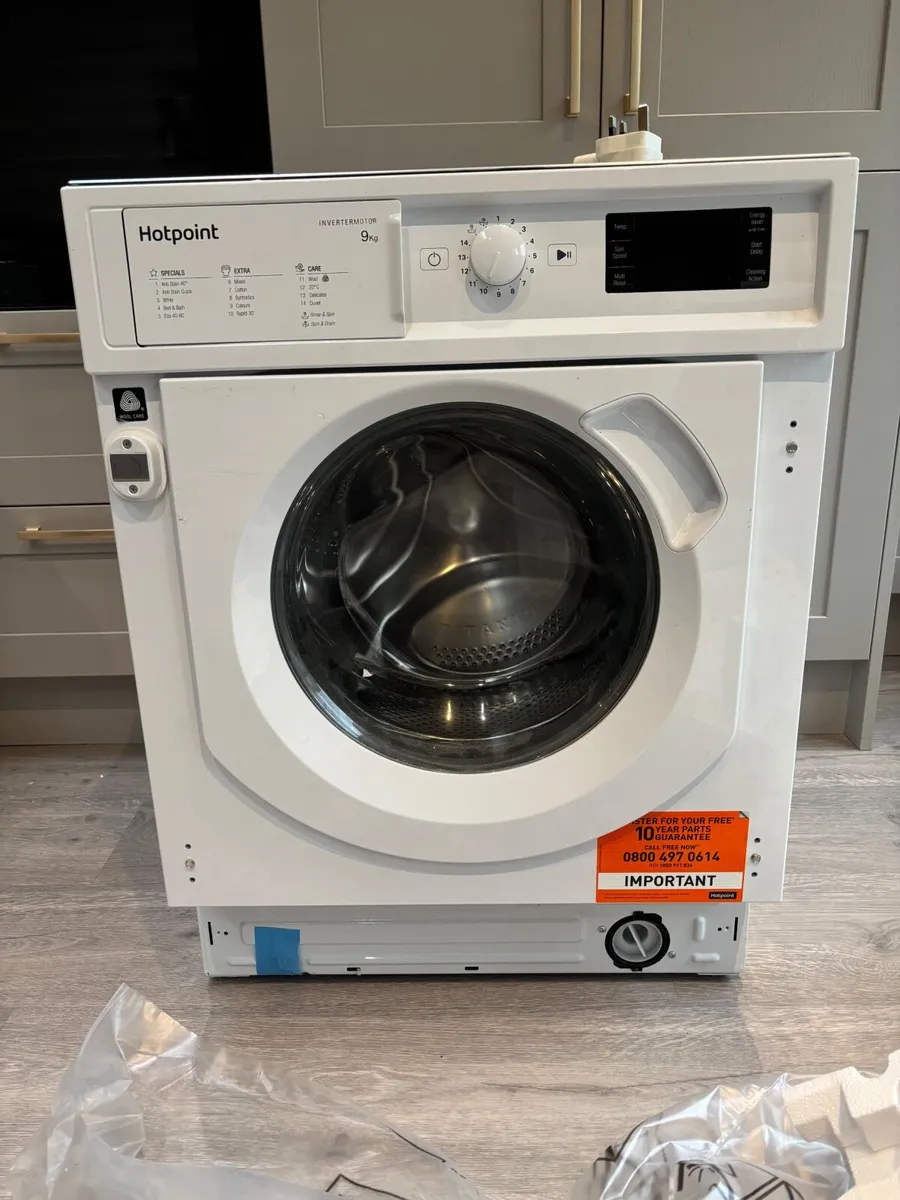 Hotpoint Whirlpool integrated washing machine - Image 1