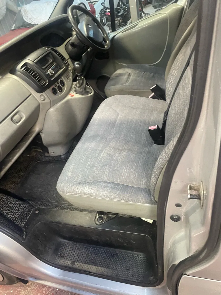 Renault trafic crew cab - Image 3