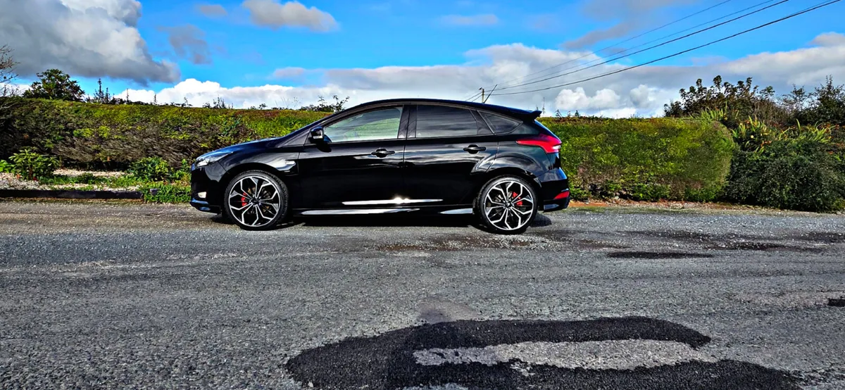 Ford Focus St Line 171 Low Mileage - Image 2