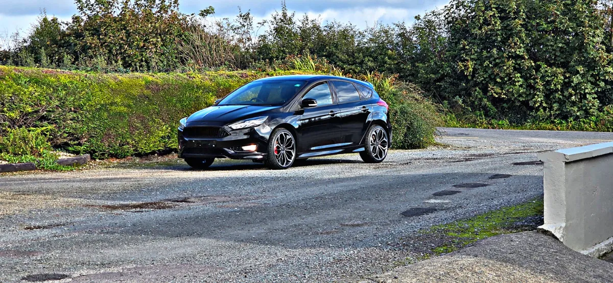 Ford Focus St Line 171 Low Mileage - Image 4