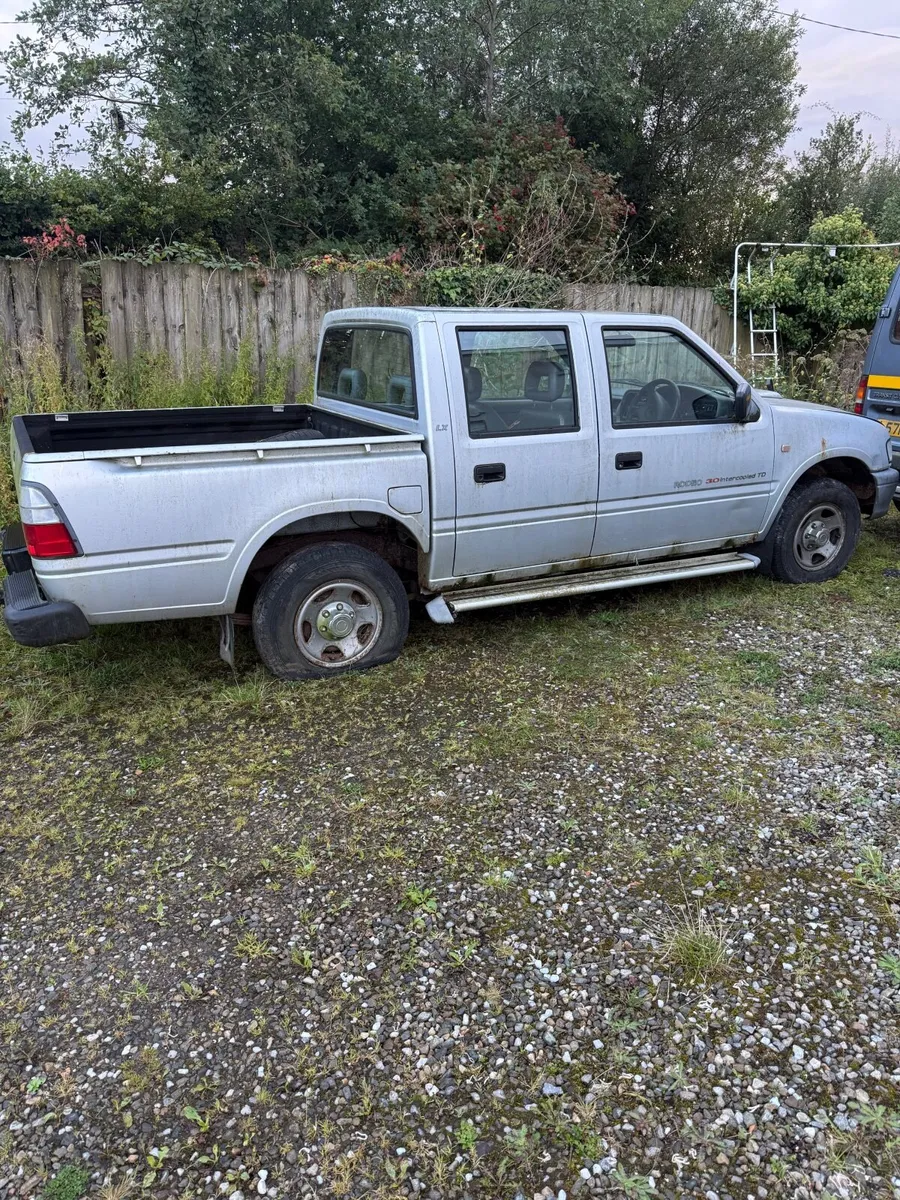 Isuzu Trooper 2002 - Image 4