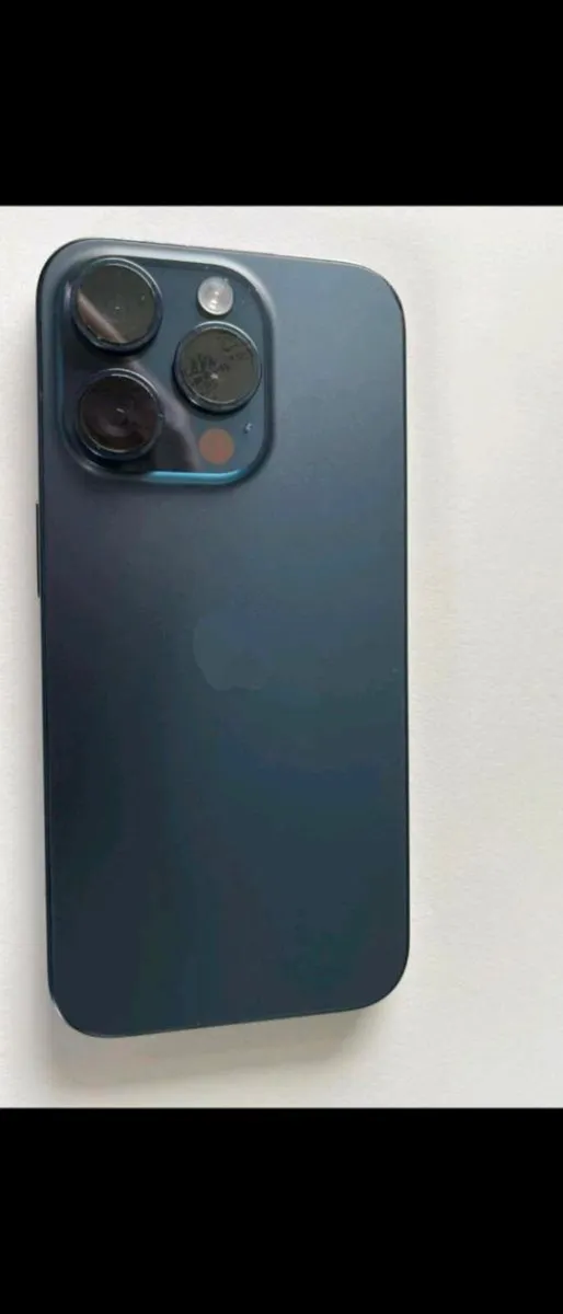 Apple iPhone  15 pro - Image 3
