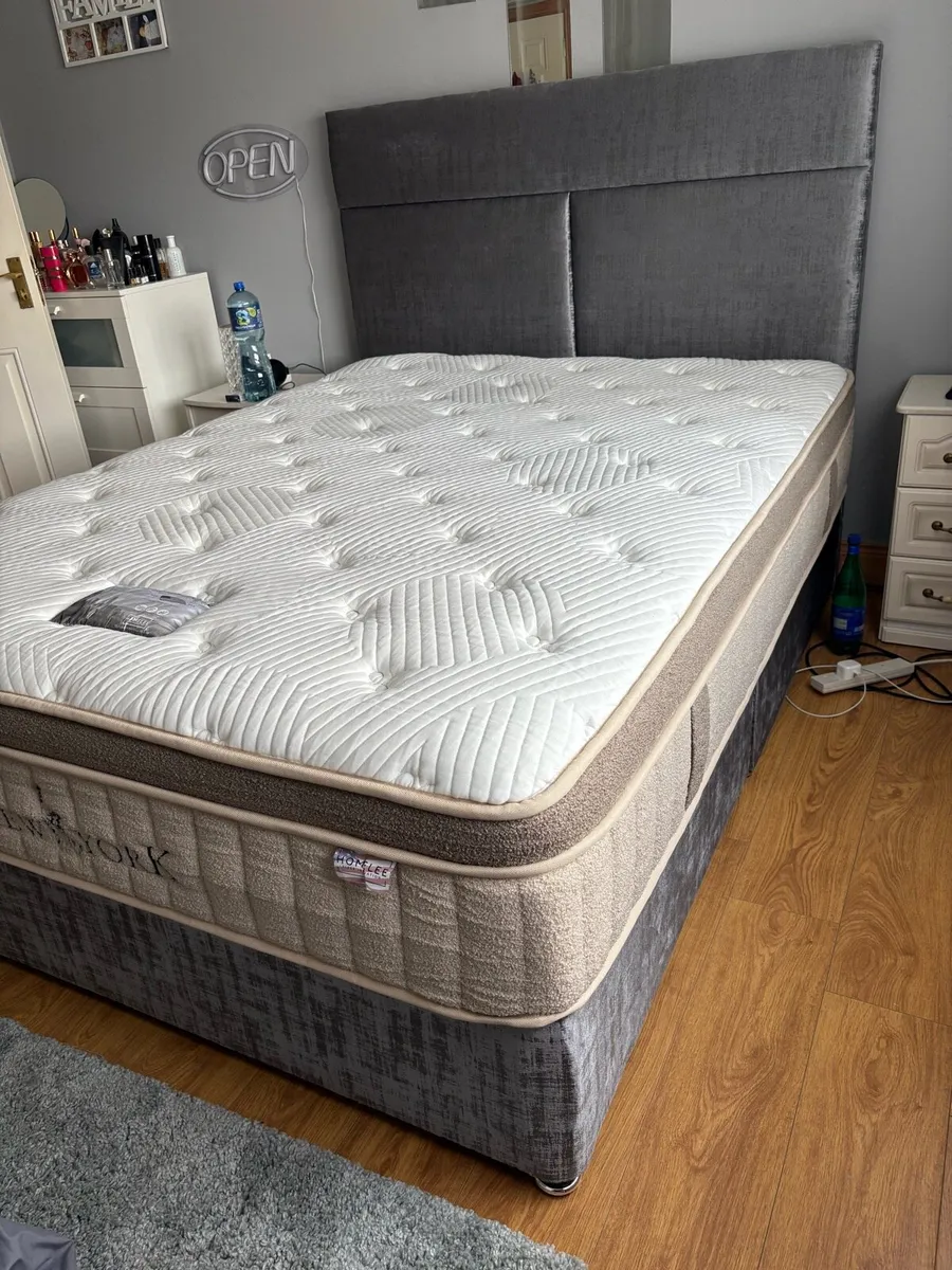 Double bed - Image 1