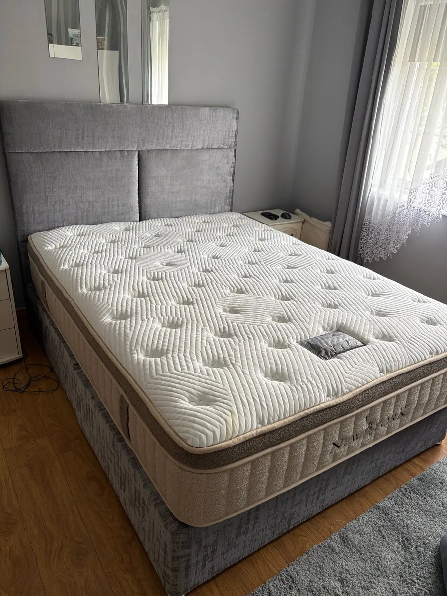 Double bed - Image 2