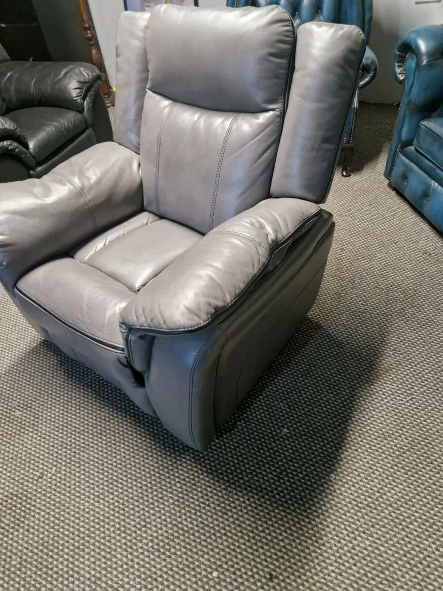 Armchair - Image 2