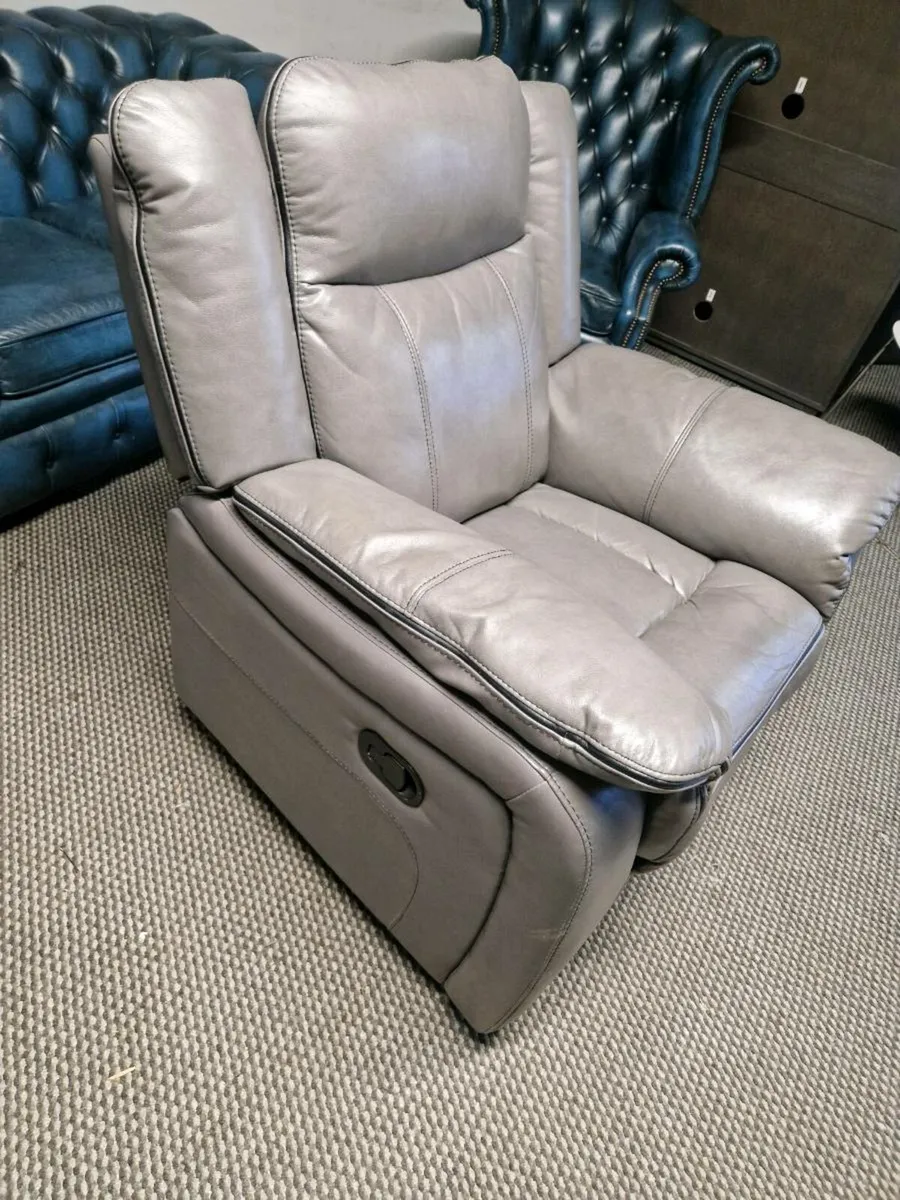Armchair - Image 3