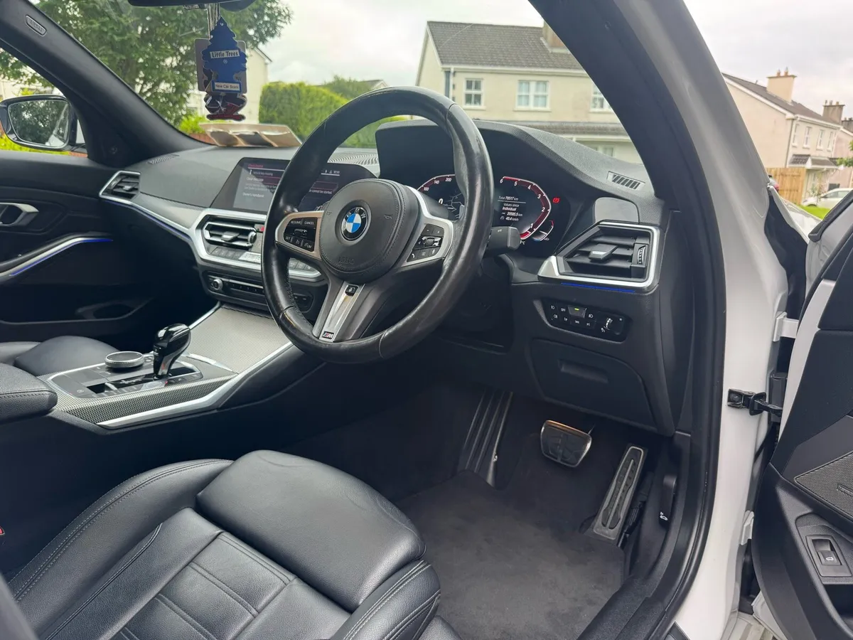 Car - Image 3
