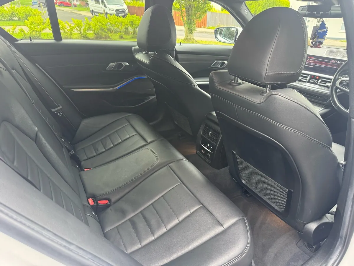 Car - Image 4